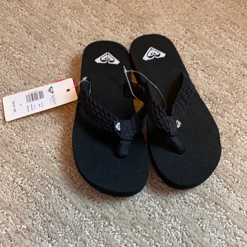 New Size 3 girls soft Roxy Flip Flop